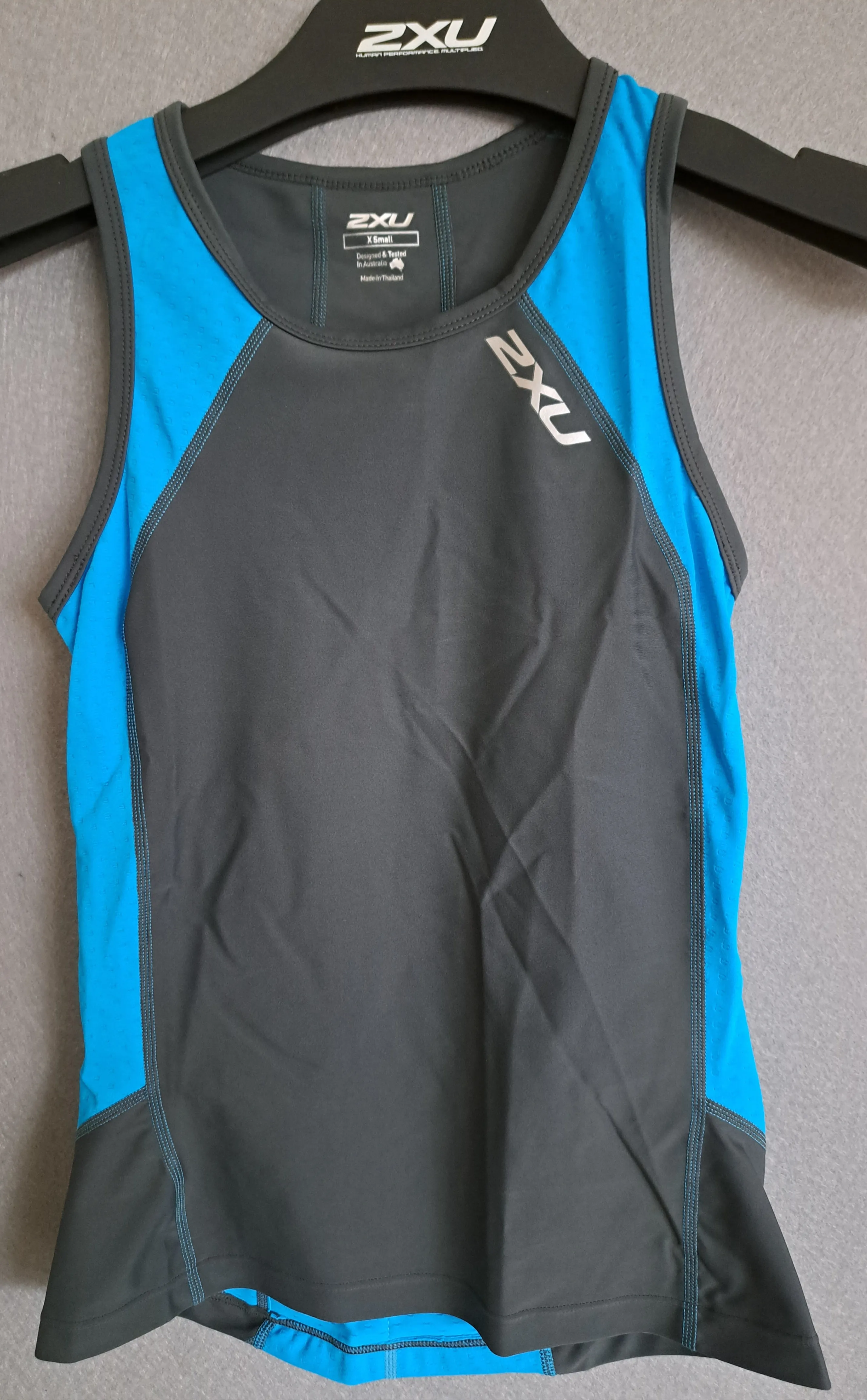 2XU Perform Tri Singlet, Damen, Charcoal/Ultramarine Blue