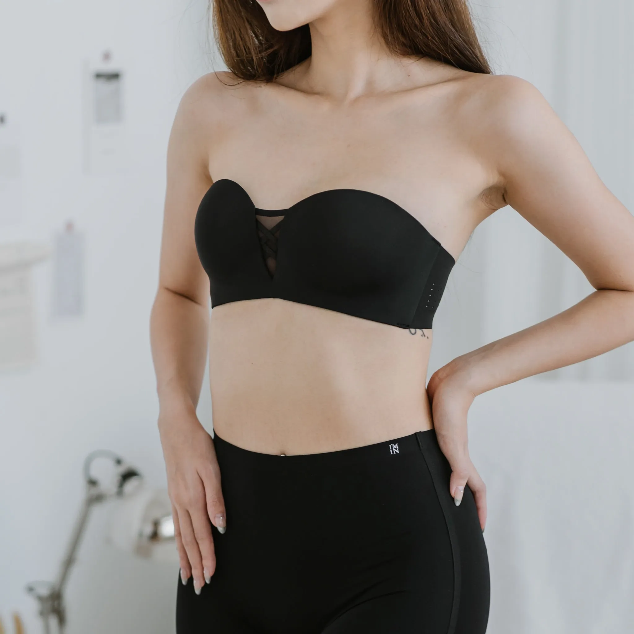 365 Anti-Slip Seamless Strapless Wireless Bra in Black