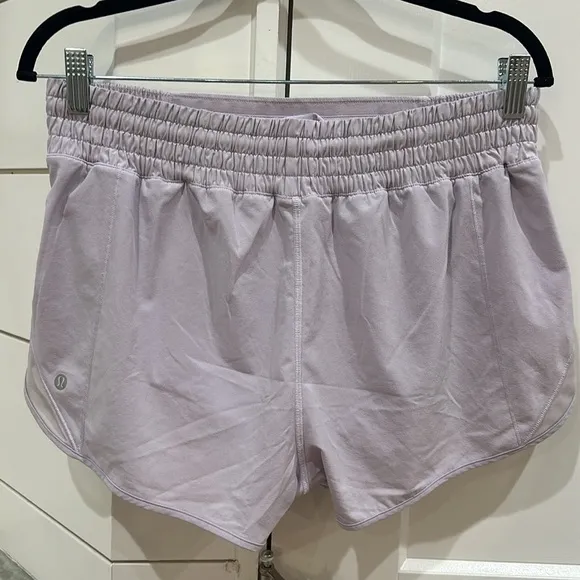 (6359) Lululemon Hotty Hot Short *High-Rise 2.5&quot; Lavender Dew In SZ 10