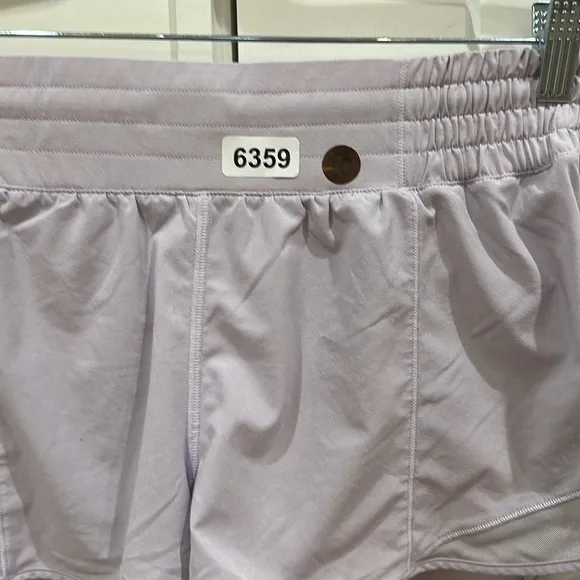 (6359) Lululemon Hotty Hot Short *High-Rise 2.5&quot; Lavender Dew In SZ 10