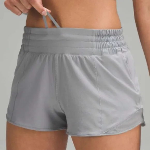 (6362) Lululemon Hotty Hot High-Rise Lined Short 2.5&quot; Rhino Grey in Sz 4