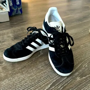 Adidas Gazelle shoes, size 6 1/2, usually wears 7 1/2.  one full size too big.