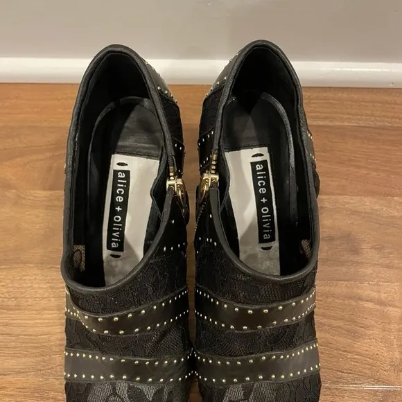 Alice   Olivia Calissa Studded Heel Lace Ankle Booties Pointed ToeWomens sz 37