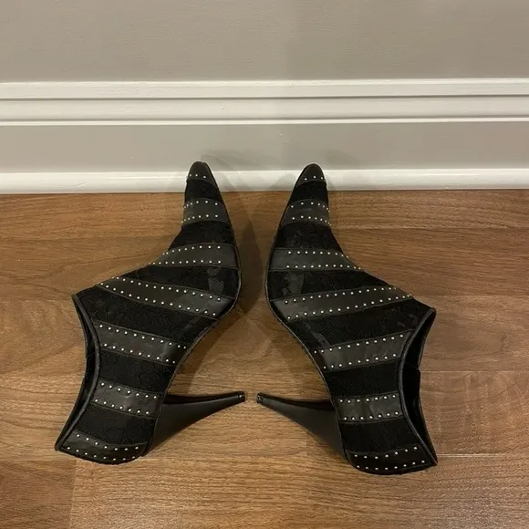 Alice   Olivia Calissa Studded Heel Lace Ankle Booties Pointed ToeWomens sz 37