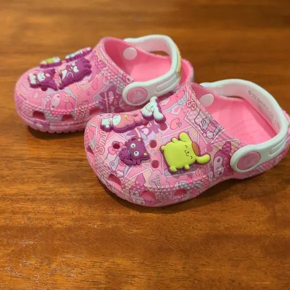 Crocs Hello Kitty by Sanrio Classic Clog Pink Toddler size 6 EUC