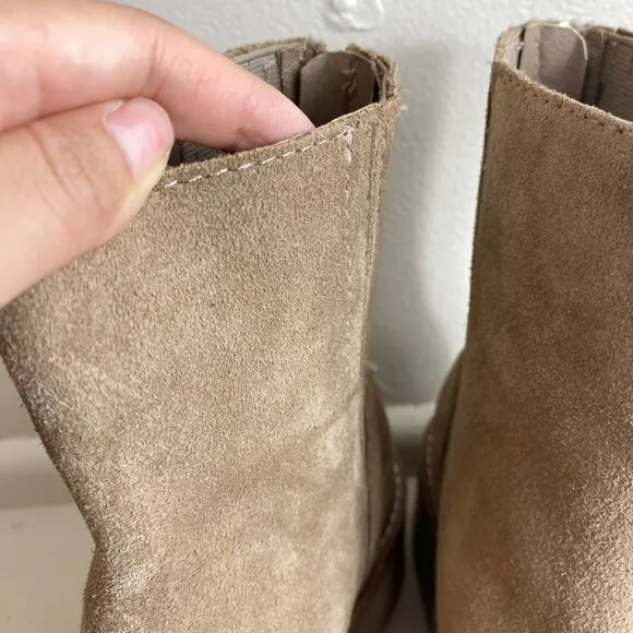 Dolce Vita Suede Lug Sole Heel Boots in Mushroom Size 6.5