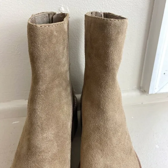 Dolce Vita Suede Lug Sole Heel Boots in Mushroom Size 6.5