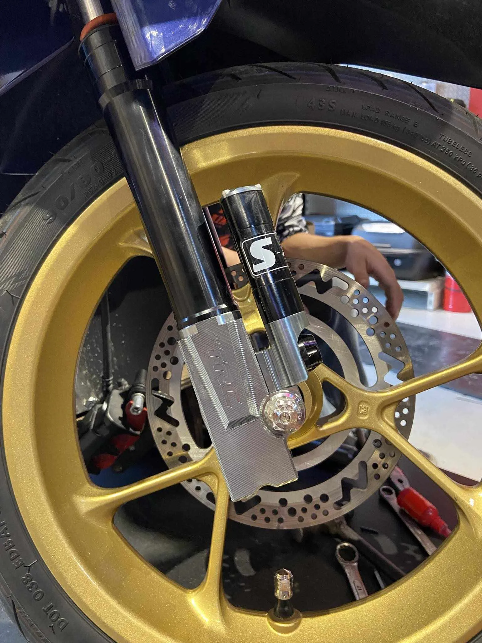 E - TRC S-TECH FRONT SHOCK CLICK / GENIO (BLACK)