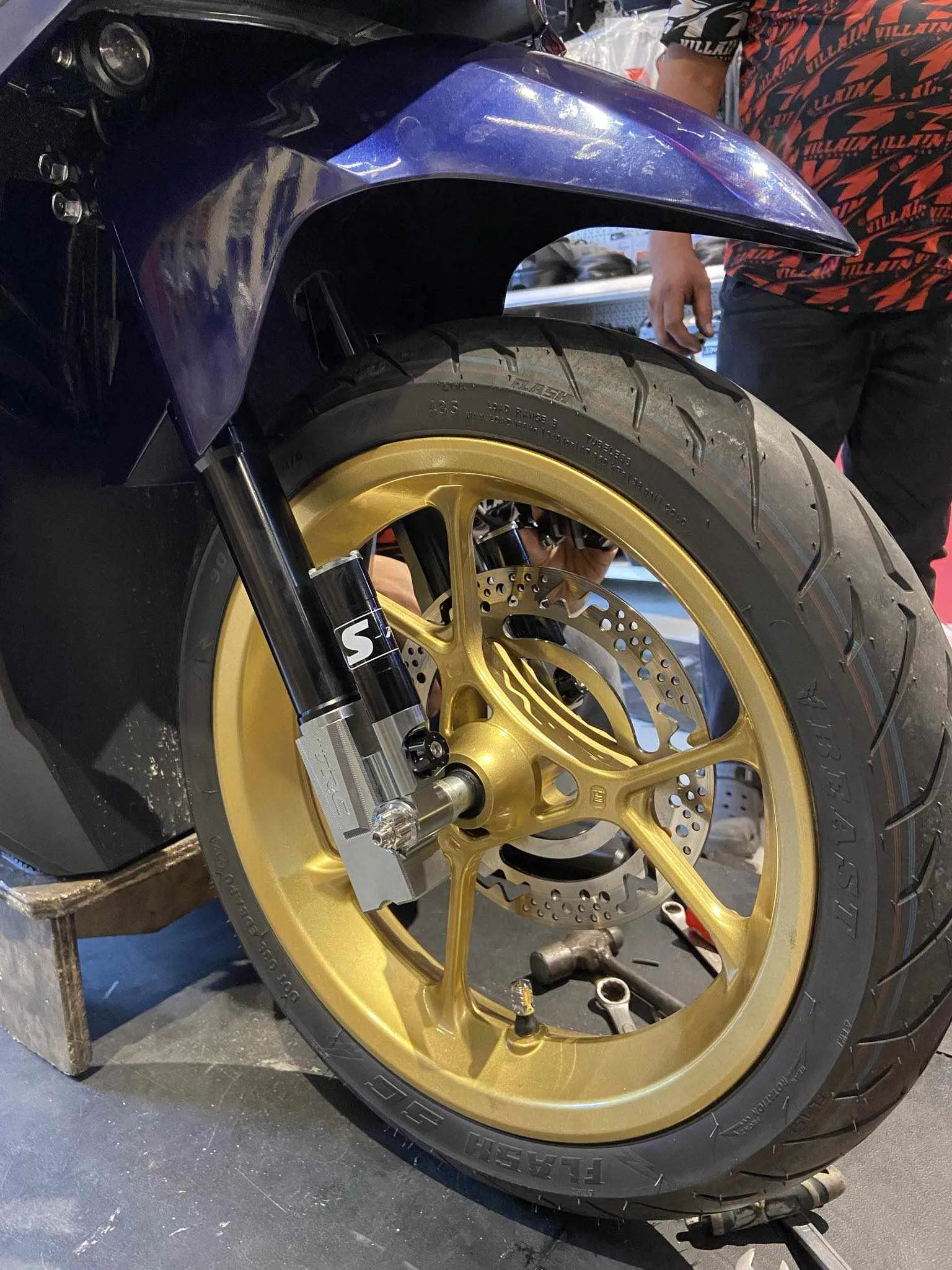 E - TRC S-TECH FRONT SHOCK CLICK / GENIO (BLACK)