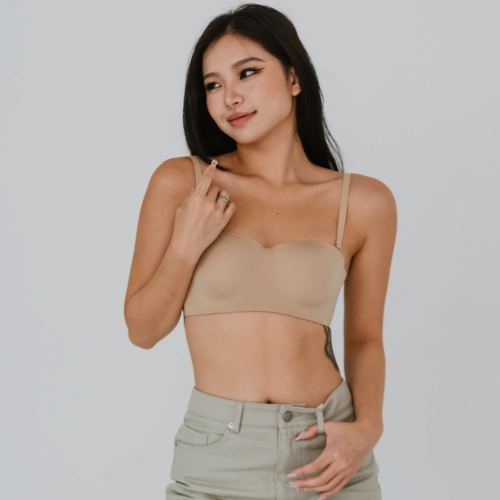Full Scoop! Seamless Lightly-lined Anti-slip Strapless Wireless Bra in Biscotti Nude