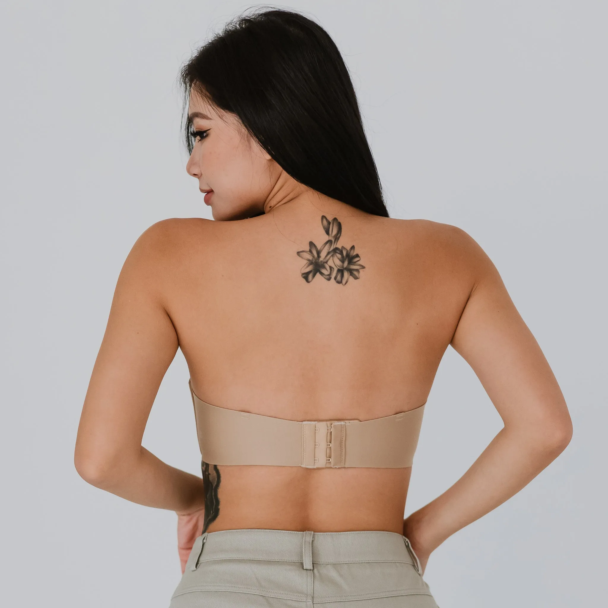 Full Scoop! Seamless Lightly-lined Anti-slip Strapless Wireless Bra in Biscotti Nude