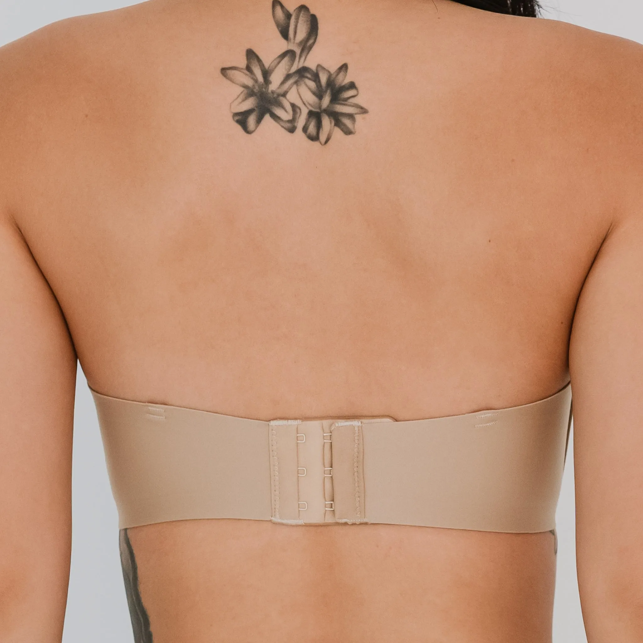 Full Scoop! Seamless Lightly-lined Anti-slip Strapless Wireless Bra in Biscotti Nude