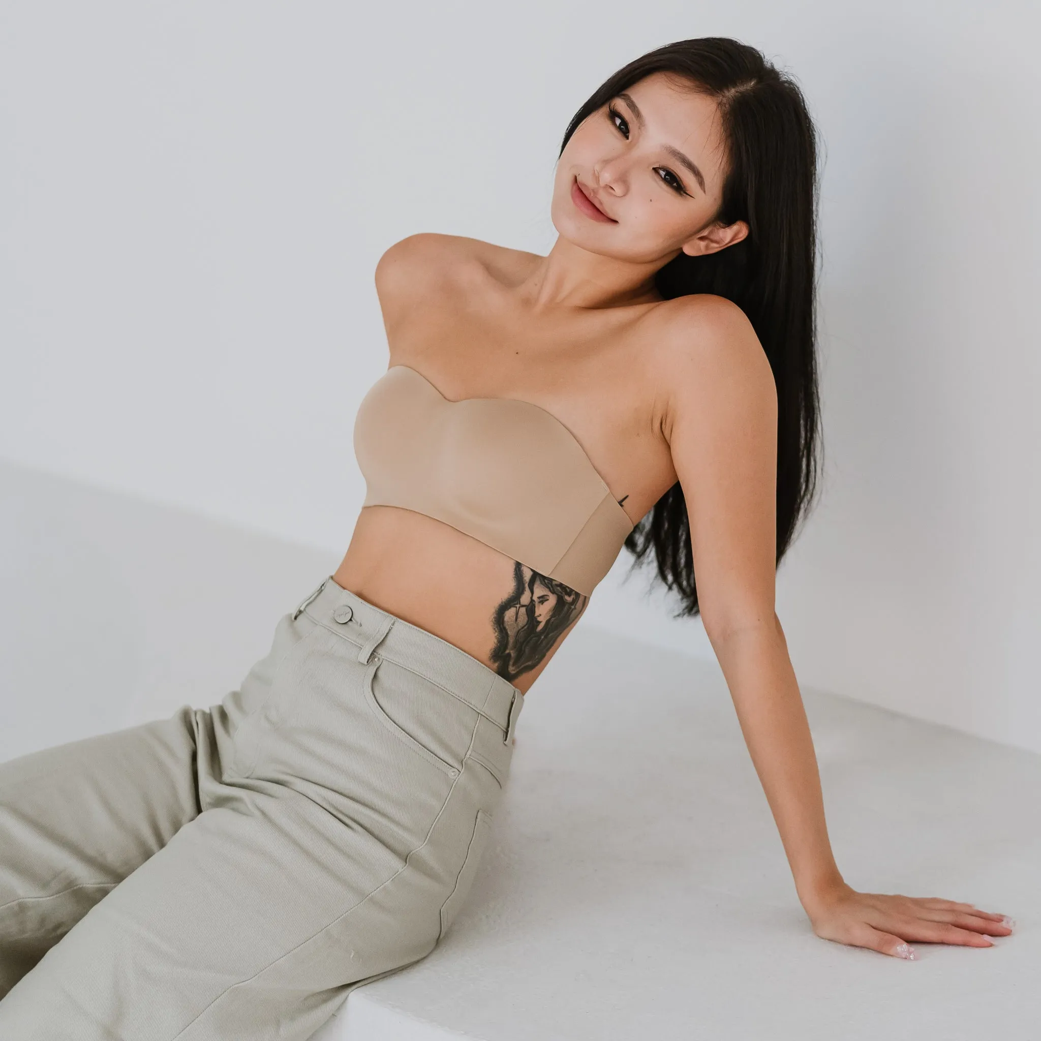 Full Scoop! Seamless Lightly-lined Anti-slip Strapless Wireless Bra in Biscotti Nude