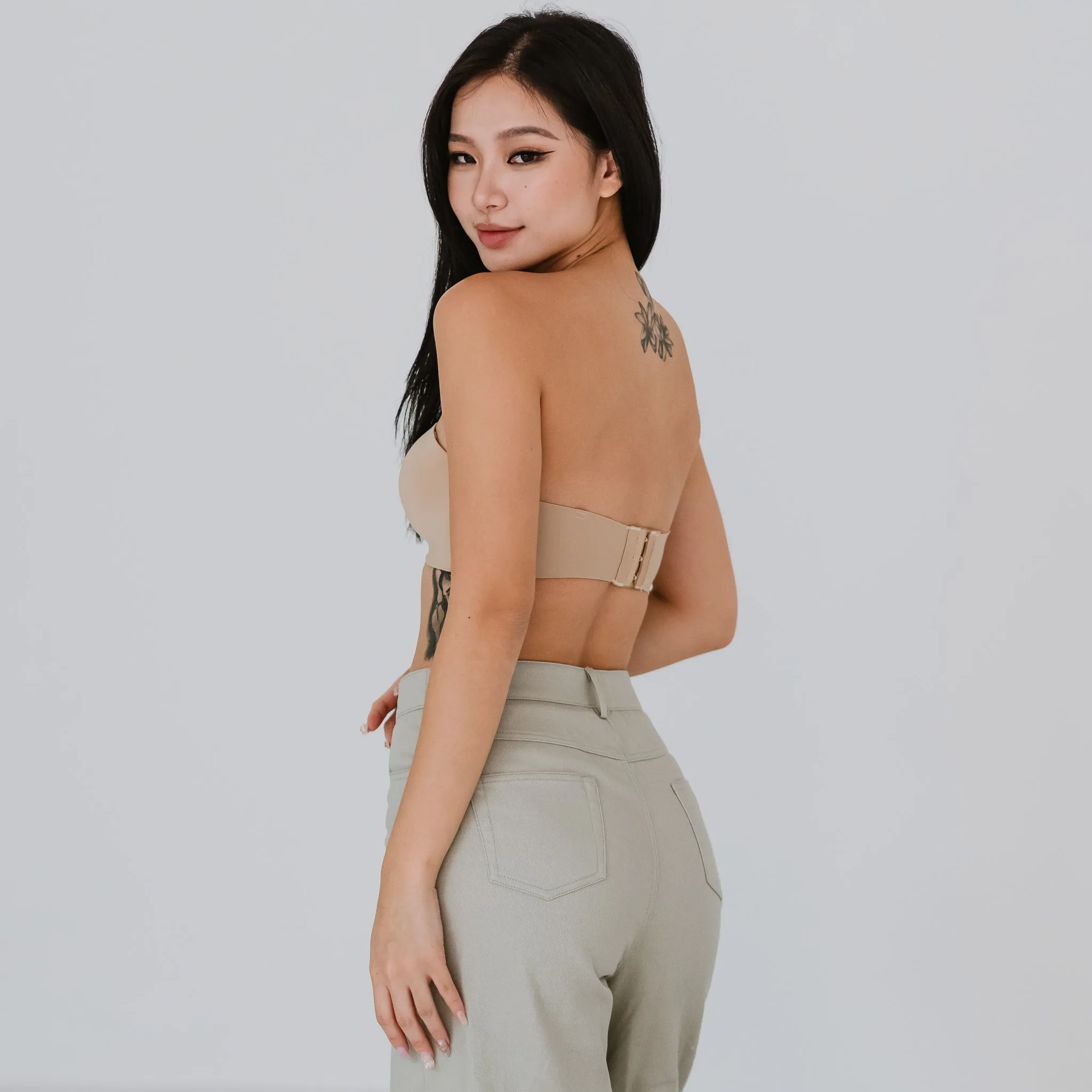 Full Scoop! Seamless Lightly-lined Anti-slip Strapless Wireless Bra in Biscotti Nude
