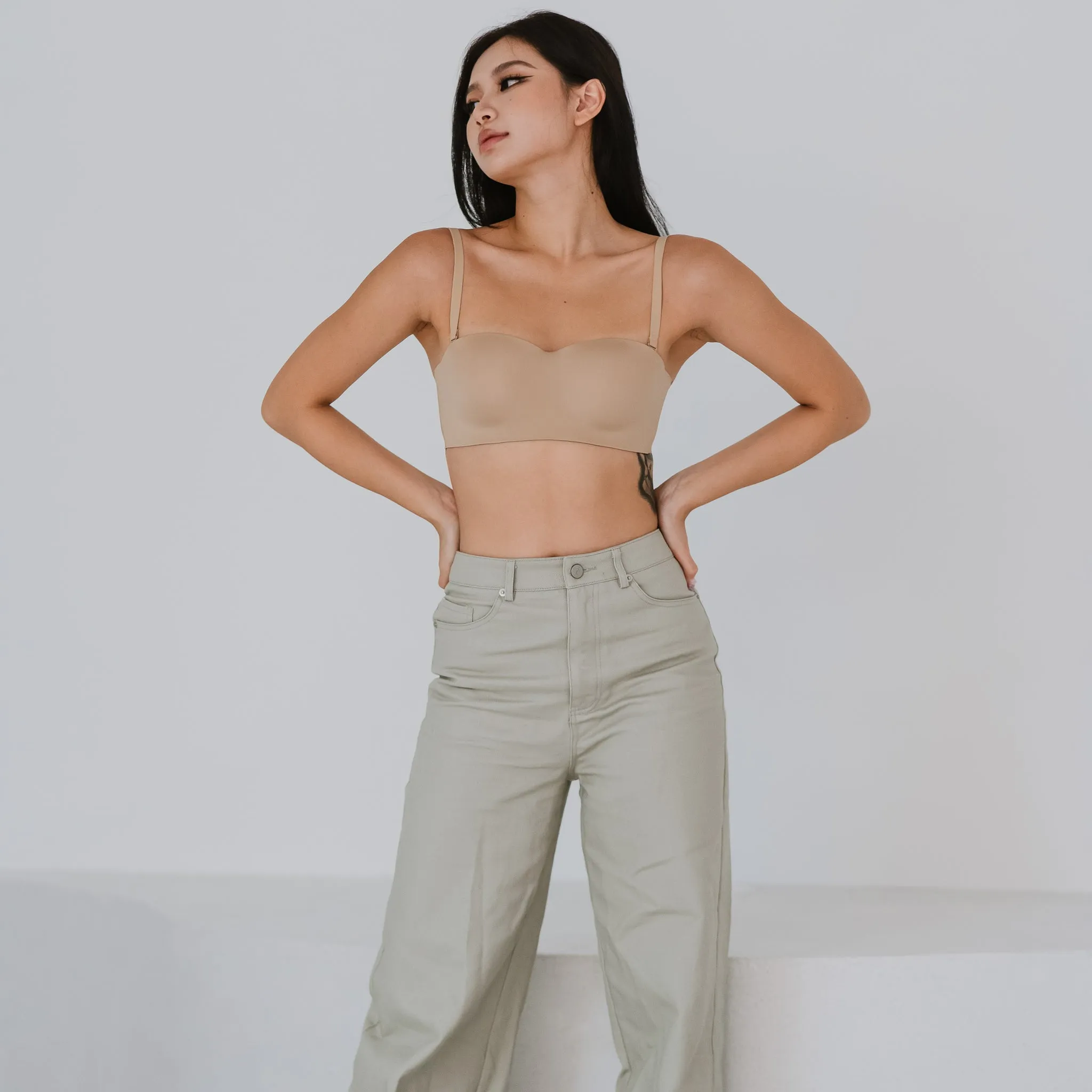 Full Scoop! Seamless Lightly-lined Anti-slip Strapless Wireless Bra in Biscotti Nude