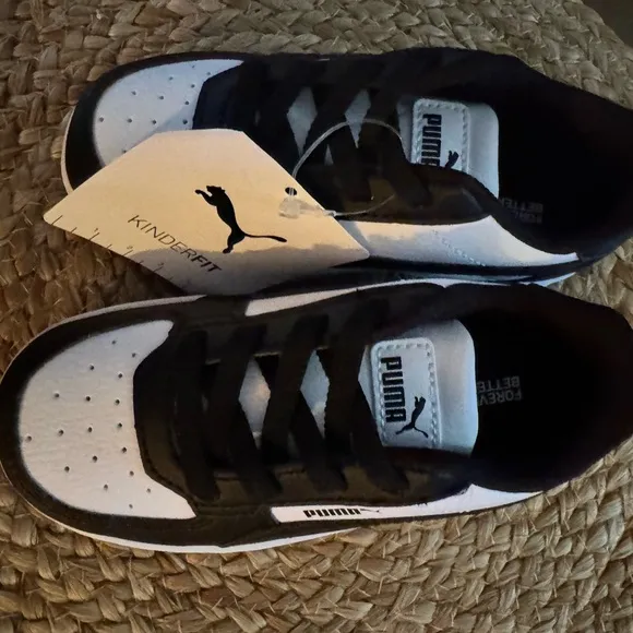 Kids size 8C Puma NWT non marking rubber sole Nylon upper