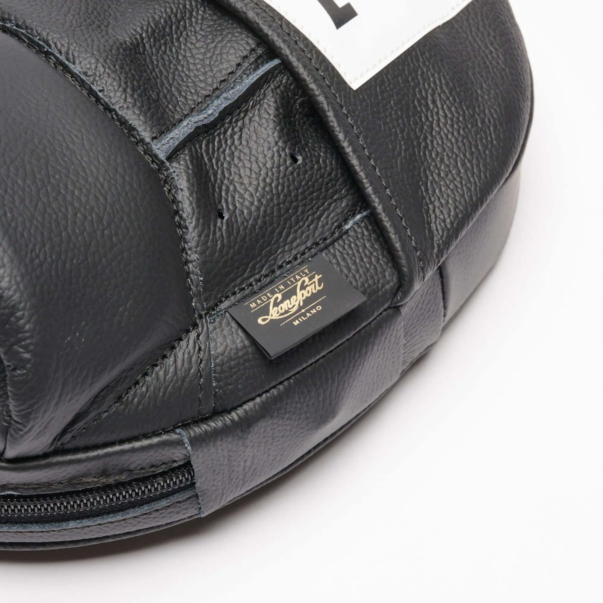 LEONE SENECA CLASSICO AIR ANTI-SHOCK PUNCH MITTS -BLACK
