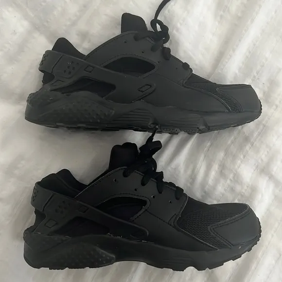 Like New Nike Huarache Run Kids Size 3Y