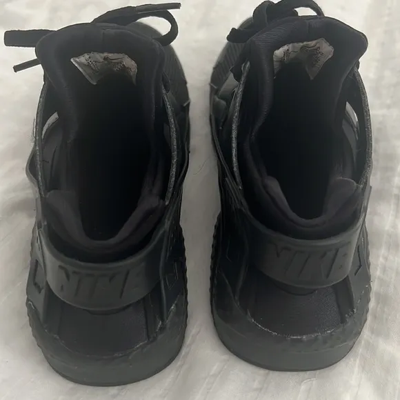 Like New Nike Huarache Run Kids Size 3Y
