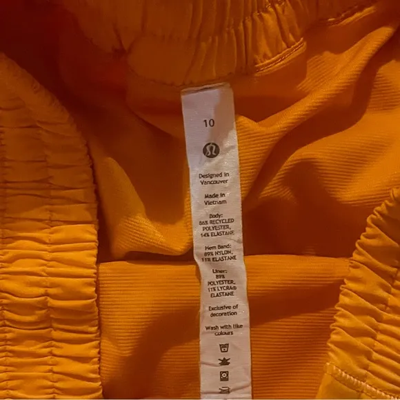 LULULEMON Hotty Hot High Rise Lined 2.5” Short