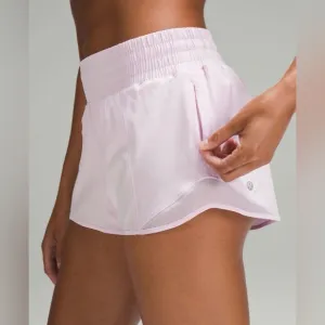 Lululemon Hotty Hot High-Rise Lined Short 2.5&quot;Meadowsweet Pink color EUC