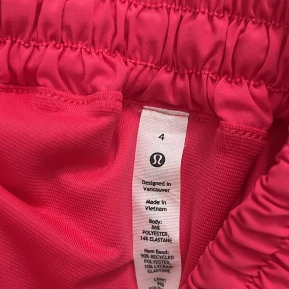 Lululemon Hotty Hot Low-Rise Lined Short 4&quot;Lip Gloss
