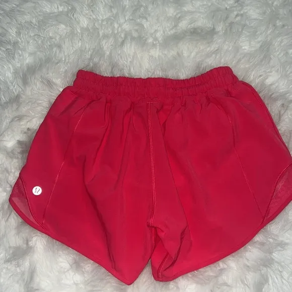 Lululemon Hotty Hot Low-Rise Lined Short 4&quot;Lip Gloss