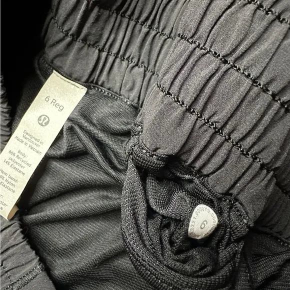 Lululemon Hotty Hot Short *High-Rise 2.5&quot;
