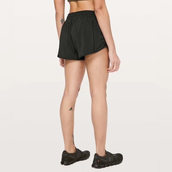Lululemon Hotty Hot Short *High-Rise 2.5&quot;