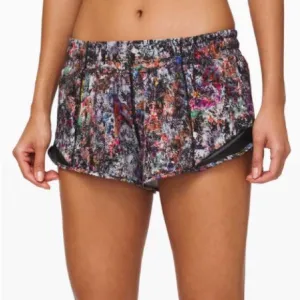 Lululemon Hotty Hot Short II 2.5 inch Vitalize Black Multi Color Run Pickleball