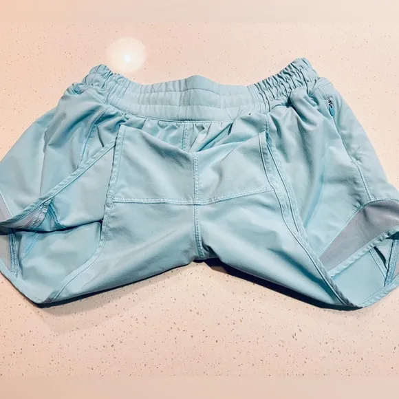Lululemon Hotty Hot Short *Long 4&quot; in Icing Blue Size 6
