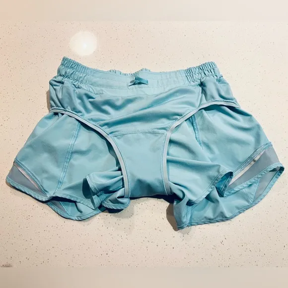 Lululemon Hotty Hot Short *Long 4&quot; in Icing Blue Size 6