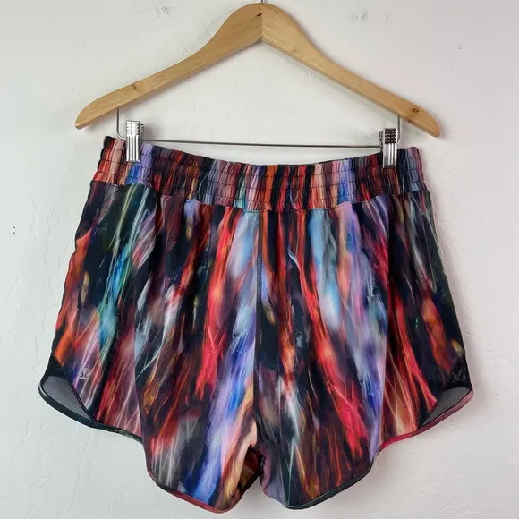Lululemon Hotty Hot Shorts High-Rise Long 4&quot; Chroma Fusion Multi / Black 10 Tall