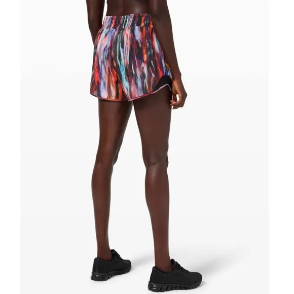 Lululemon Hotty Hot Shorts High-Rise Long 4&quot; Chroma Fusion Multi / Black 10 Tall