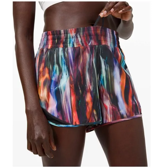 Lululemon Hotty Hot Shorts High-Rise Long 4&quot; Chroma Fusion Multi / Black 10 Tall