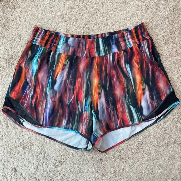 Lululemon Hotty Hot Shorts High-Rise Long 4&quot; Chroma Fusion Multi / Black 10 Tall