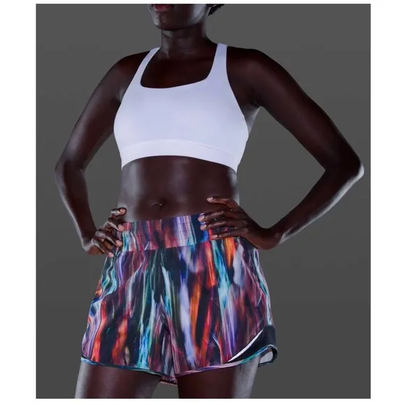 Lululemon Hotty Hot Shorts High-Rise Long 4&quot; Chroma Fusion Multi / Black 10 Tall