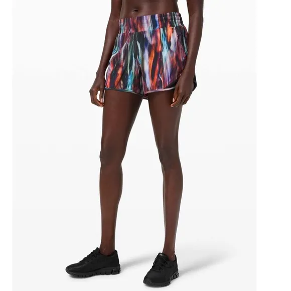 Lululemon Hotty Hot Shorts High-Rise Long 4&quot; Chroma Fusion Multi / Black 10 Tall
