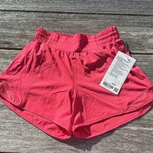 Lululemon Hotty Hot High-Rise Lined Short 4&quot; Glazed Pink size 4 NWT