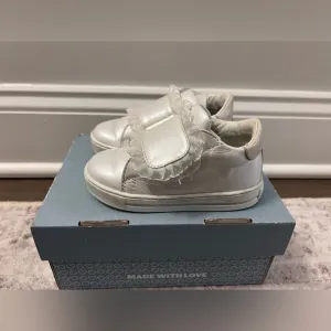 Naturino Falcotta Suva Ruffle Metallic Leather Sneakers size 6 22