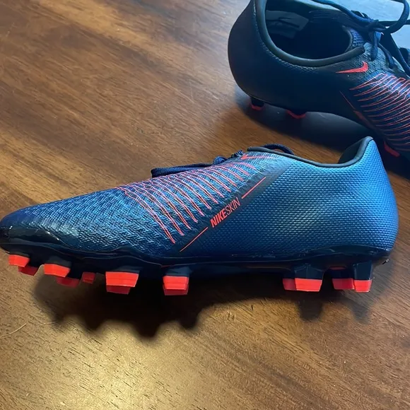 ⚽️NEW 75297 NIKE PHANTOM VENOM SOCCER CLEATS Outdoor size 5.5, UK 5, EUR 38