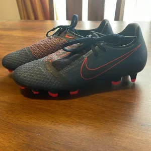 ⚽️NEW 75297 NIKE PHANTOM VENOM SOCCER CLEATS Outdoor size 5.5, UK 5, EUR 38