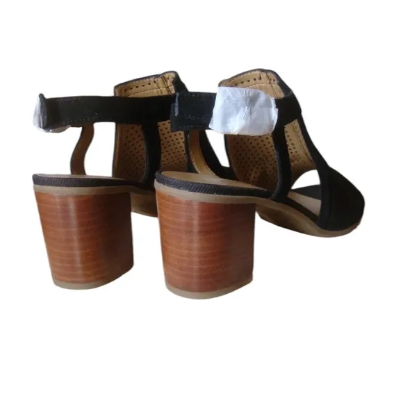 New Franco Sarto Perforated Black Suede 3” Block Heel Sandal Ankle Strap Sz. 10