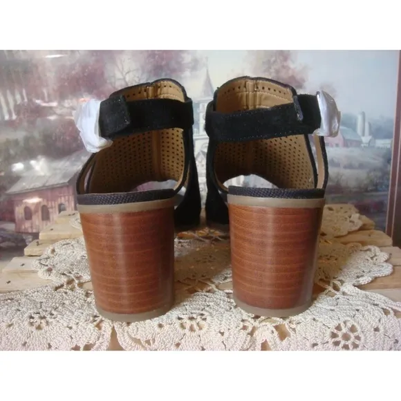New Franco Sarto Perforated Black Suede 3” Block Heel Sandal Ankle Strap Sz. 10