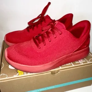New Kizik Athens Kids Crimson Red Sneakers easy slip-in shoes boy/girl 5 5Y