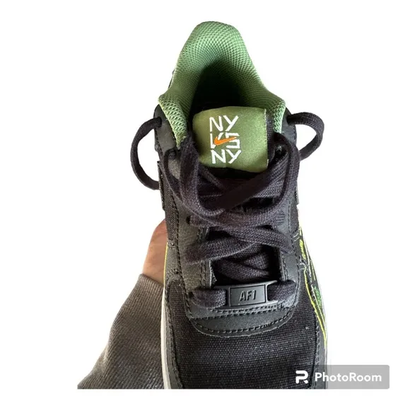 Nike Air Force 1 Lv8 NY vs. NY Sneakers Kids Size 4.5 Black and Green