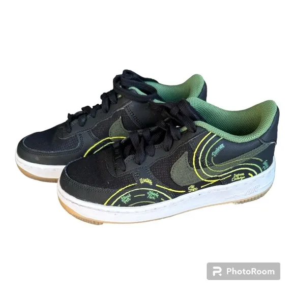 Nike Air Force 1 Lv8 NY vs. NY Sneakers Kids Size 4.5 Black and Green