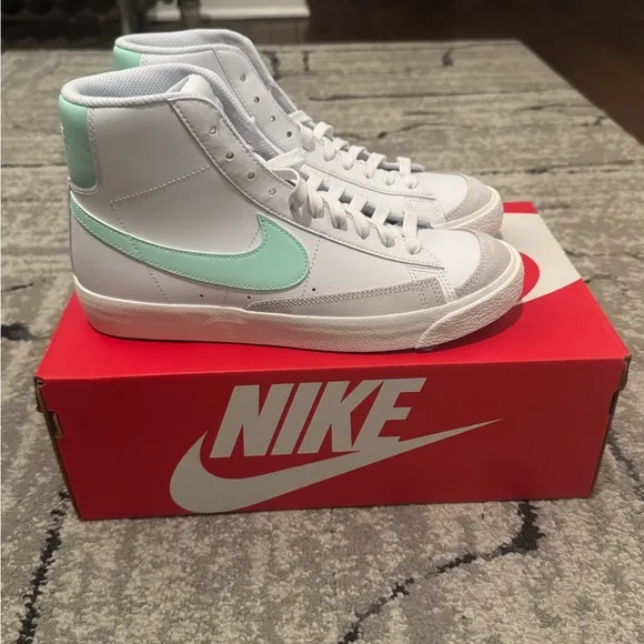 Nike Blazer Mid 77