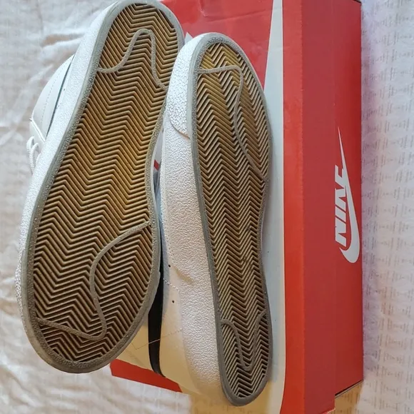 Nike Blazer Mid 77