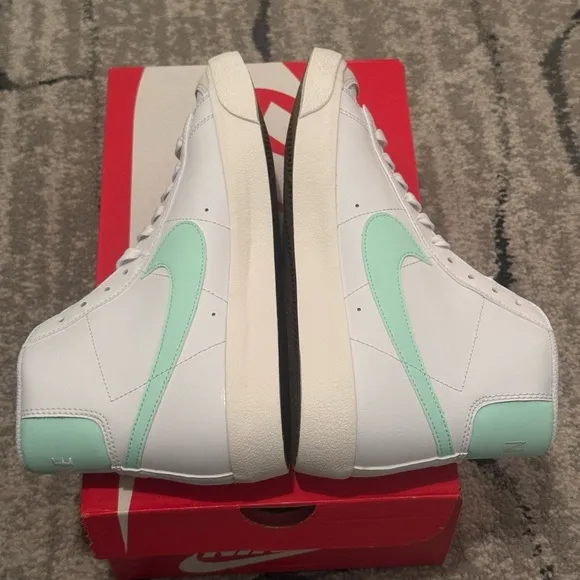 Nike Blazer Mid 77